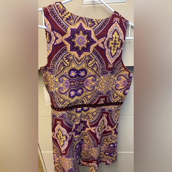NWT Tobi Mauve and Gold Patterned Mini Dress 60's inspired vintage women's Small - Picture 5 of 12